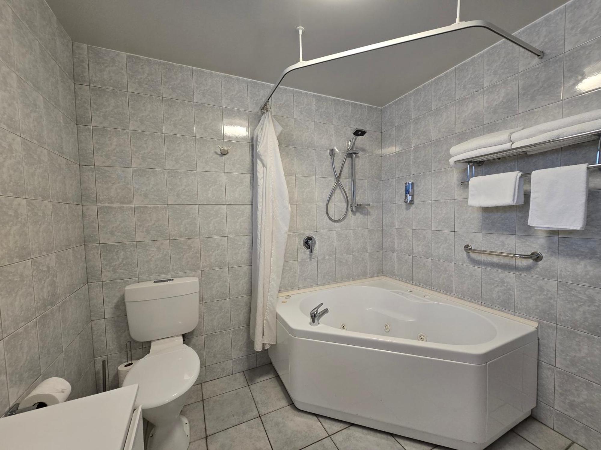 Bluewater 4*
