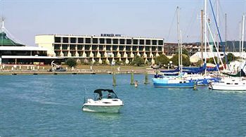 Bluewater Hotel 4*